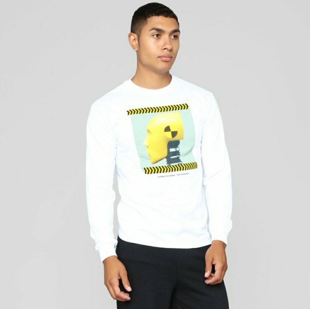 NWT Men's Long Sleeve Graphic T-Shirt XL